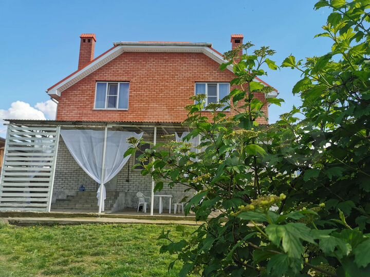 Дом 208 м² на участке 15 сот.