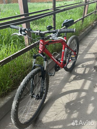 Велосипед GT Avalanche 3.0 красный