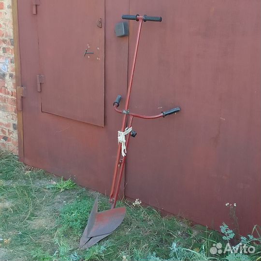 Плуг ручной