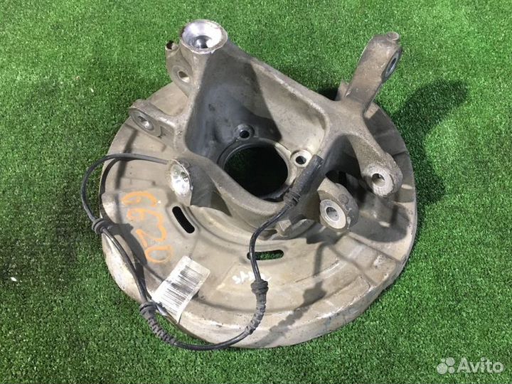 Кулак задний задний правый Bmw 535I F10 N55 2012