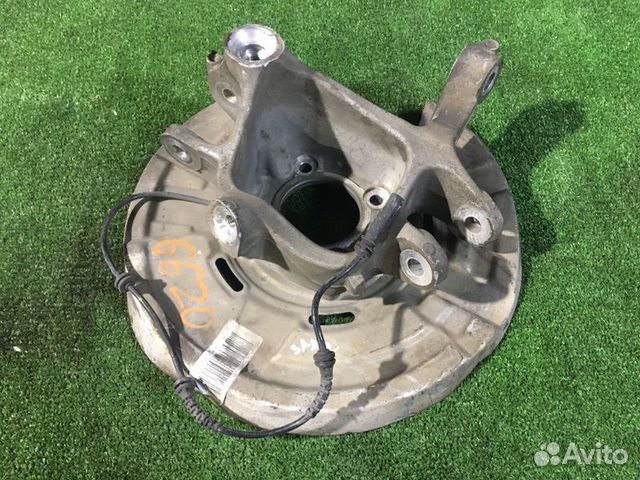 Кулак задний задний правый Bmw 535I F10 N55 2012