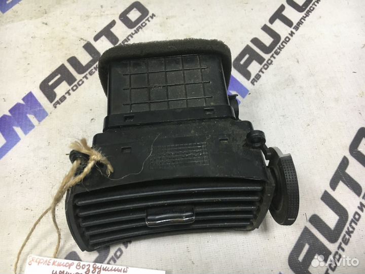 Дефлектор воздушный левый Хендай Элантра