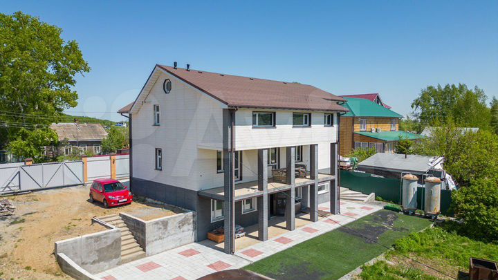 Дом 371 м² на участке 23 сот.