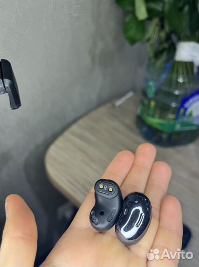 Беспроводные наушники samsung buds live