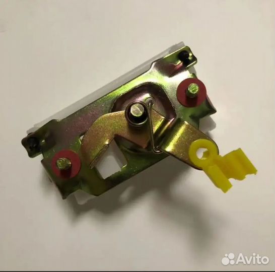 Ручка двери багажника Mitsubishi Pajero 2,3,4 iO