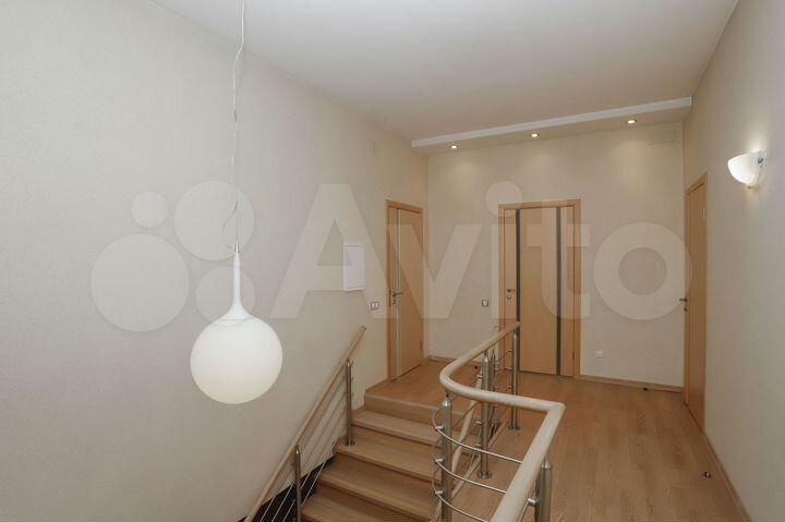 Коттедж 603 м² на участке 35 сот.