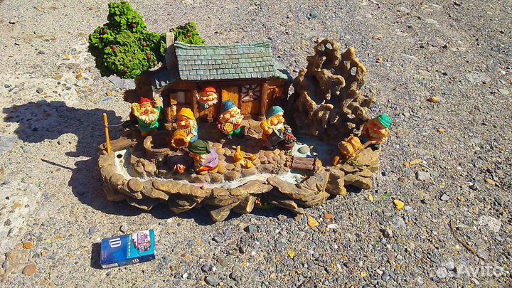 Декоративный, настольный фонтан Гномы