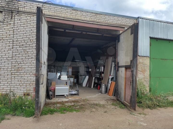Гараж, > 30 м²