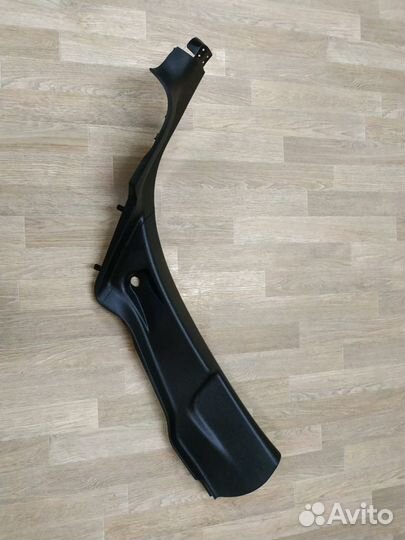 Накладка порога внутренняя задн правая Peugeot 207