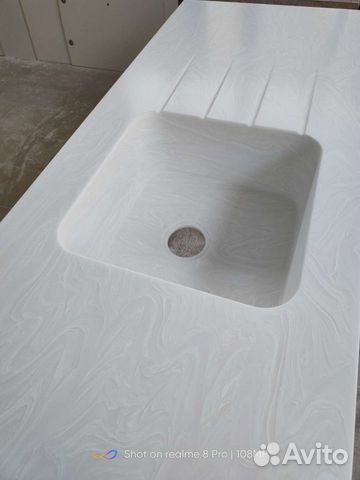 Столешницы с мойками из искусственного камня