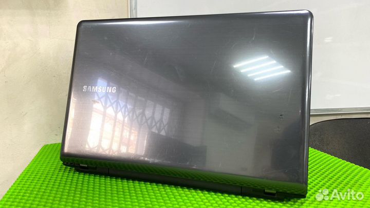 Ноутбук Samsung (4 ядра/4Gb/SSD 120Gb)
