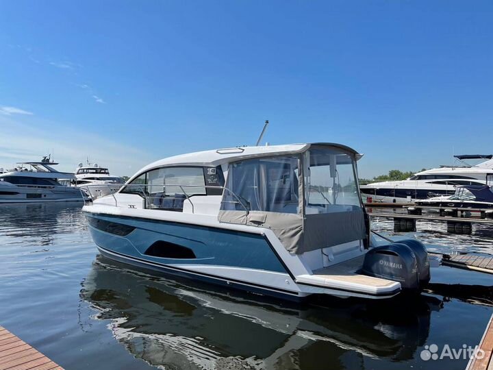 Моторная яхта Sealine C335 V