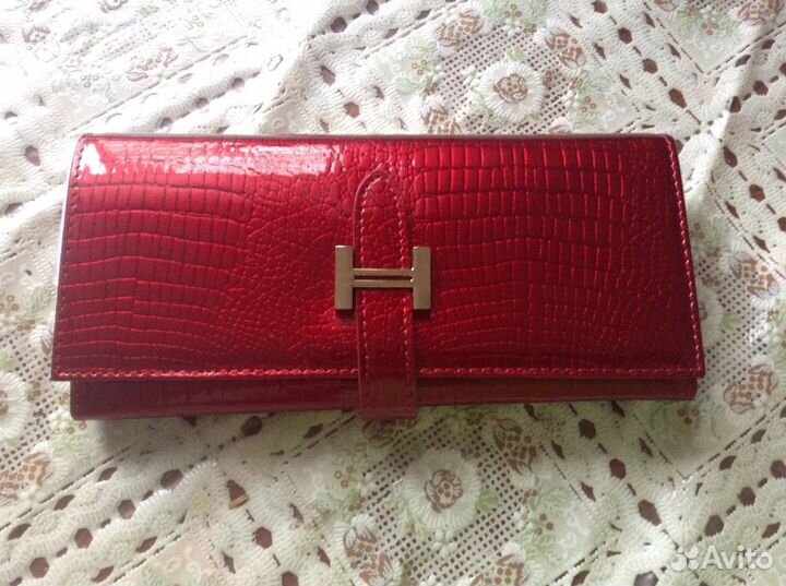 Кошелёк красный лак