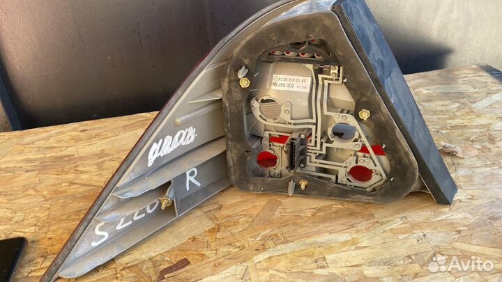 Фонарь правый Mercedes S Class W220