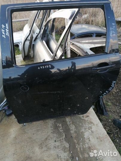 Дверь задняя левая Toyota Wish ZNE10