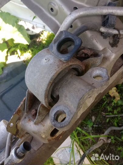 Опора двигателя правая Opel Corsa D