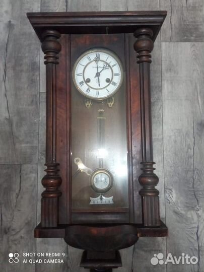 Старинные настенные антикварные часы с боем