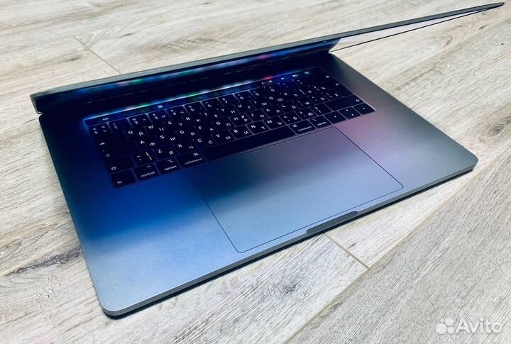 Apple Macbook Pro 15 2017 i7 16gb озу 512gb Ssd