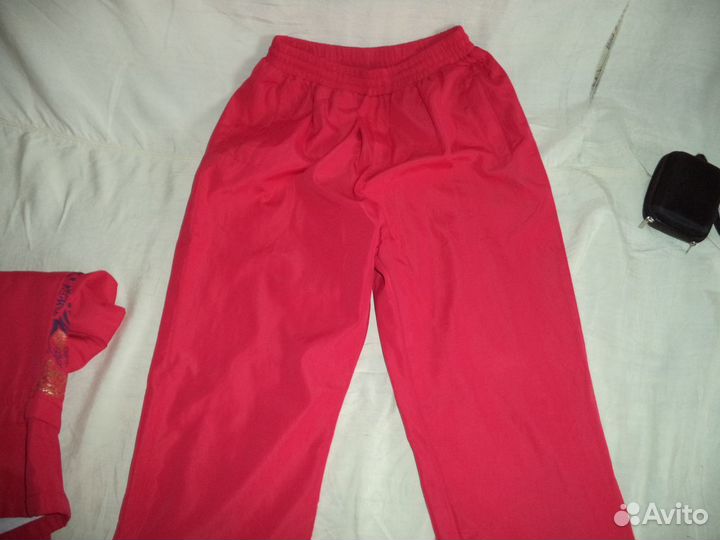 Продаю спортивный костюм