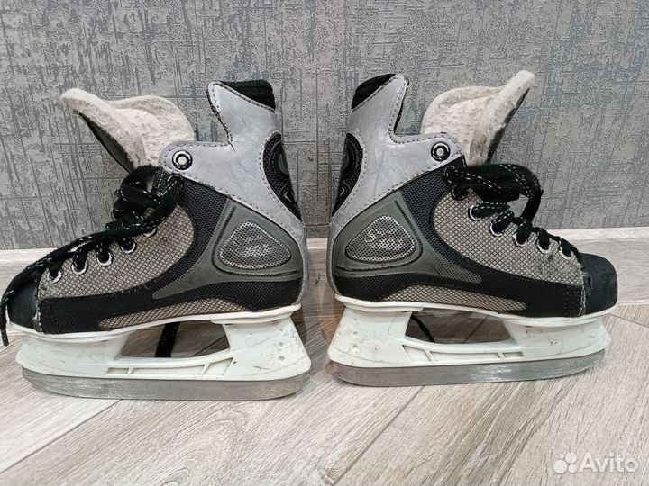 Коньки хоккейные детские