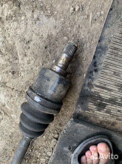 Привод правый Mitsubishi Lancer Cedia