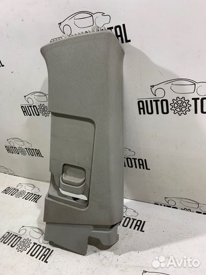 Обшивка центральной стойки правая Chevrolet Cruze