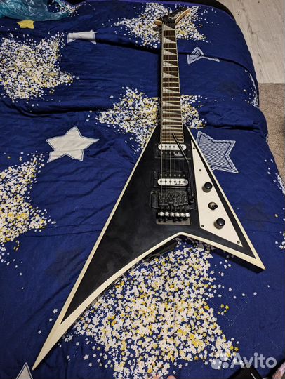 Электрогитара Jackson SJ32 Rhoads