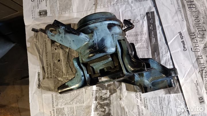 Опора двигателя для Ярис