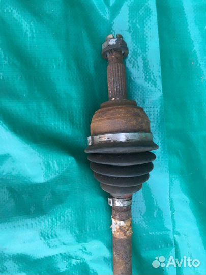 Полуось передняя правая Nissan Note Ниссан Ноут