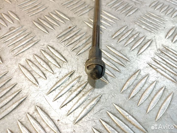 Амортизатор двери багажника Volkswagen Golf 4