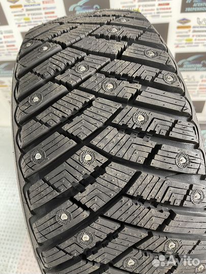 Goodyear UltraGrip Ice Arctic SUV 215/50 R17 95T