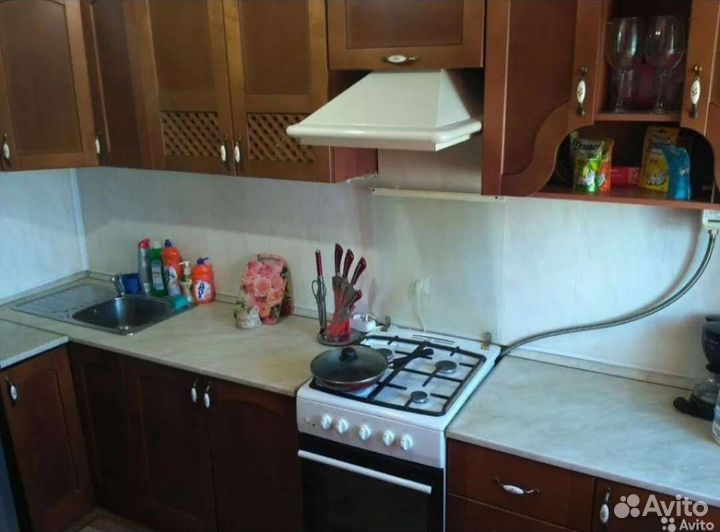 Кухонный гарнитур бу массив