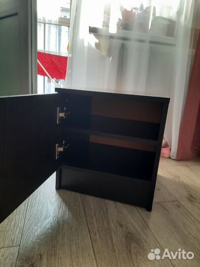 Тумбочка прикроватная