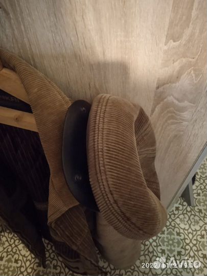 Вельветовая кепка