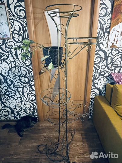 Подставка для цветов напольная металлическая