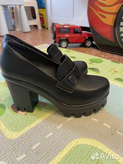 Туфли на платформе 38