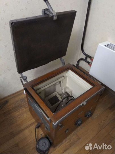 Устройство для контактной широкоформатной фотопеча