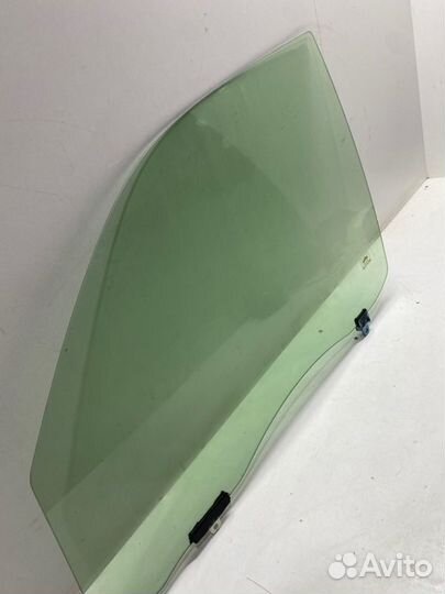 Стекло двери опускное переднее левое Toyota Land