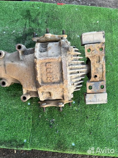 Задний редкутор toyota crown s140