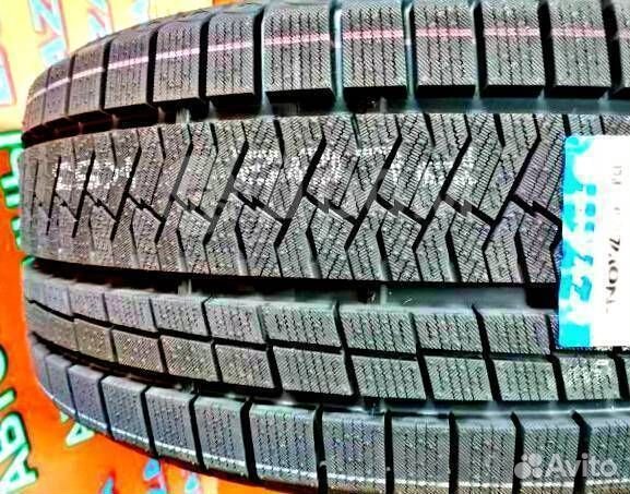 Triangle PL02 235/60 R19 107V