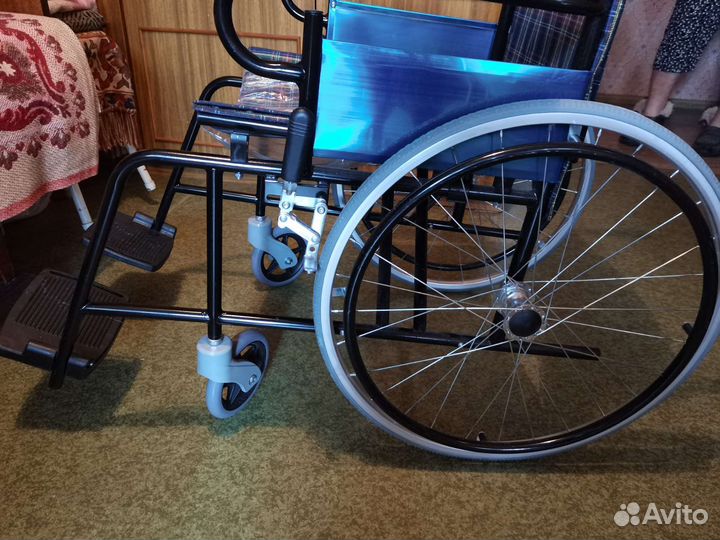 Кресло коляска для инвалидов