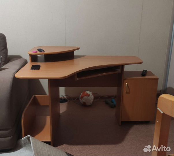 Компьютерный стол угловой 1000