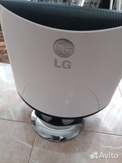 Монитор LG 19