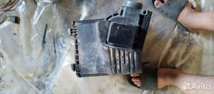 Корпус воздушного фильтра golf 3