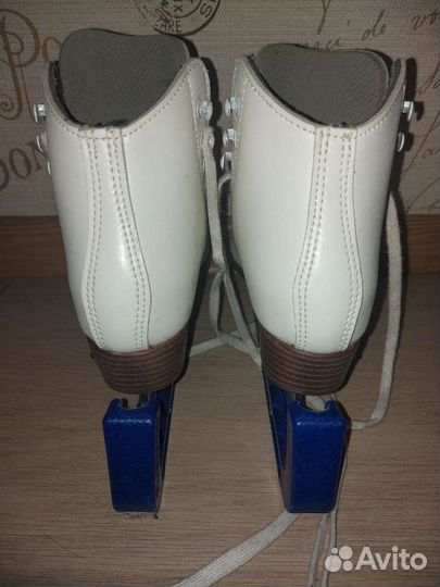 Фигурные коньки riedell