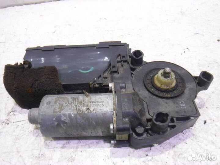 Моторчик переднего правого стеклоподъемника 955624