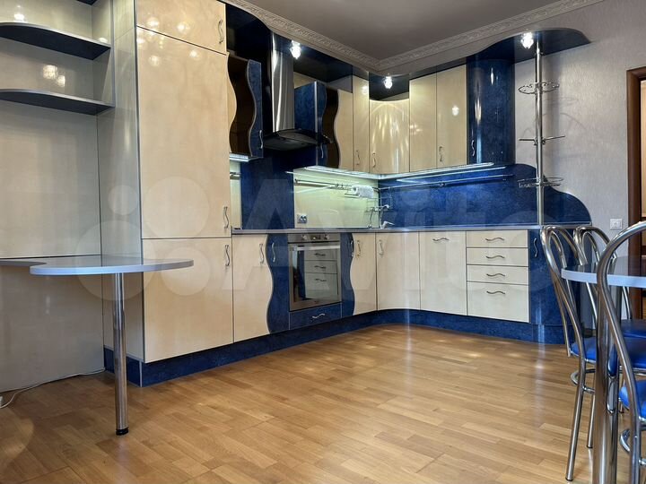 2-к. квартира, 76 м², 3/16 эт.