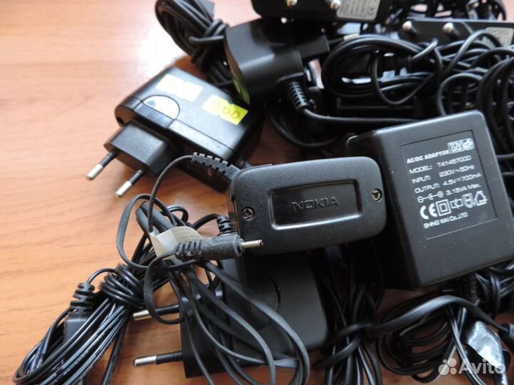 Зарядое устройство для телефона