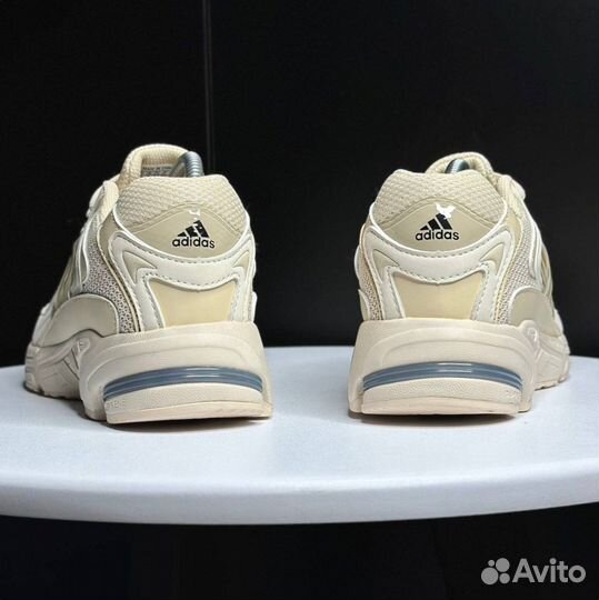 Кроссовки Adidas Response CL beige