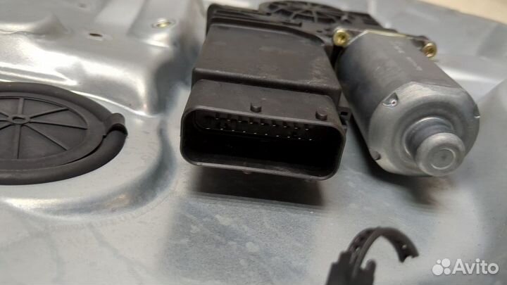 Стеклоподъемник электрический Volkswagen Passat 5